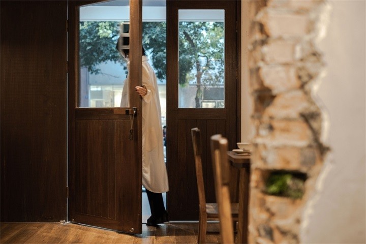 以原生木色為主基調(diào)的咖啡廳設(shè)計效果-第2張圖片-上海古都建筑設(shè)計集團(tuán)