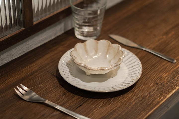 以原生木色為主基調(diào)的咖啡廳設(shè)計效果-第6張圖片-上海古都建筑設(shè)計集團(tuán)