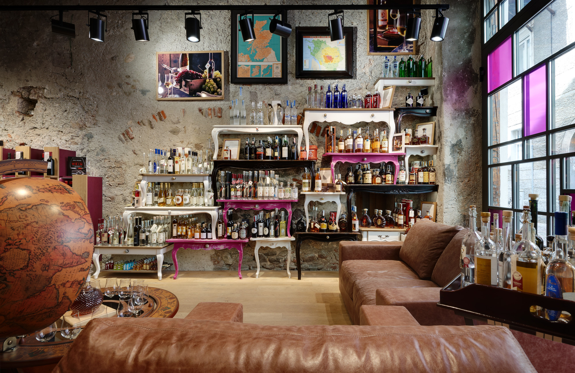 徐匯區(qū)200平復(fù)古酒莊辦公室裝修設(shè)計(jì)-第3張圖片-上海古都建筑設(shè)計(jì)集團(tuán) 徐匯區(qū)200平復(fù)古酒莊辦公室裝修設(shè)計(jì)-第3張圖片-上海古都建筑設(shè)計(jì)集團(tuán)