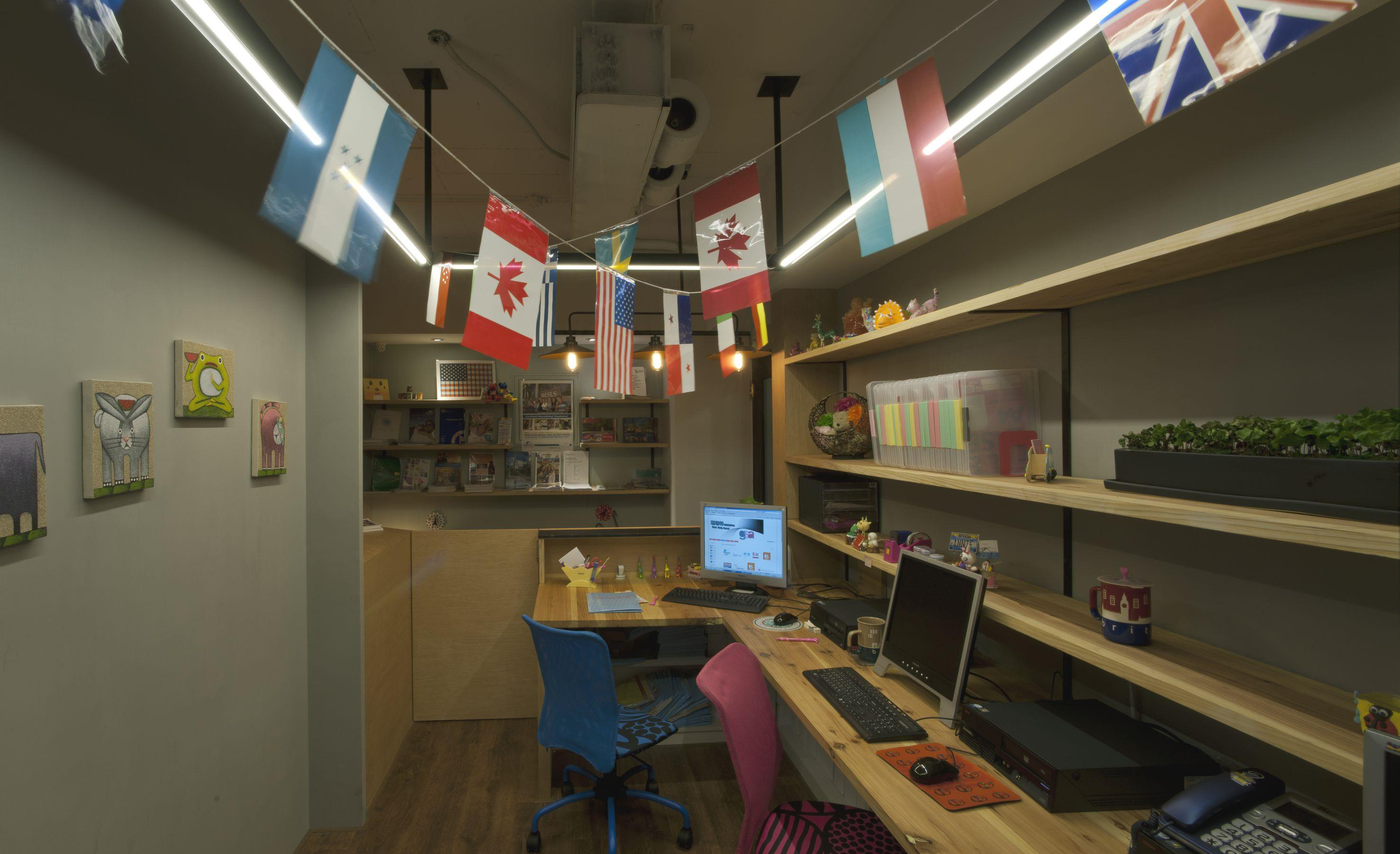 徐匯區(qū)復(fù)古圖書室裝修設(shè)計(jì)-第1張圖片-上海古都建筑設(shè)計(jì)集團(tuán) 徐匯區(qū)復(fù)古圖書室裝修設(shè)計(jì)-第1張圖片-上海古都建筑設(shè)計(jì)集團(tuán)