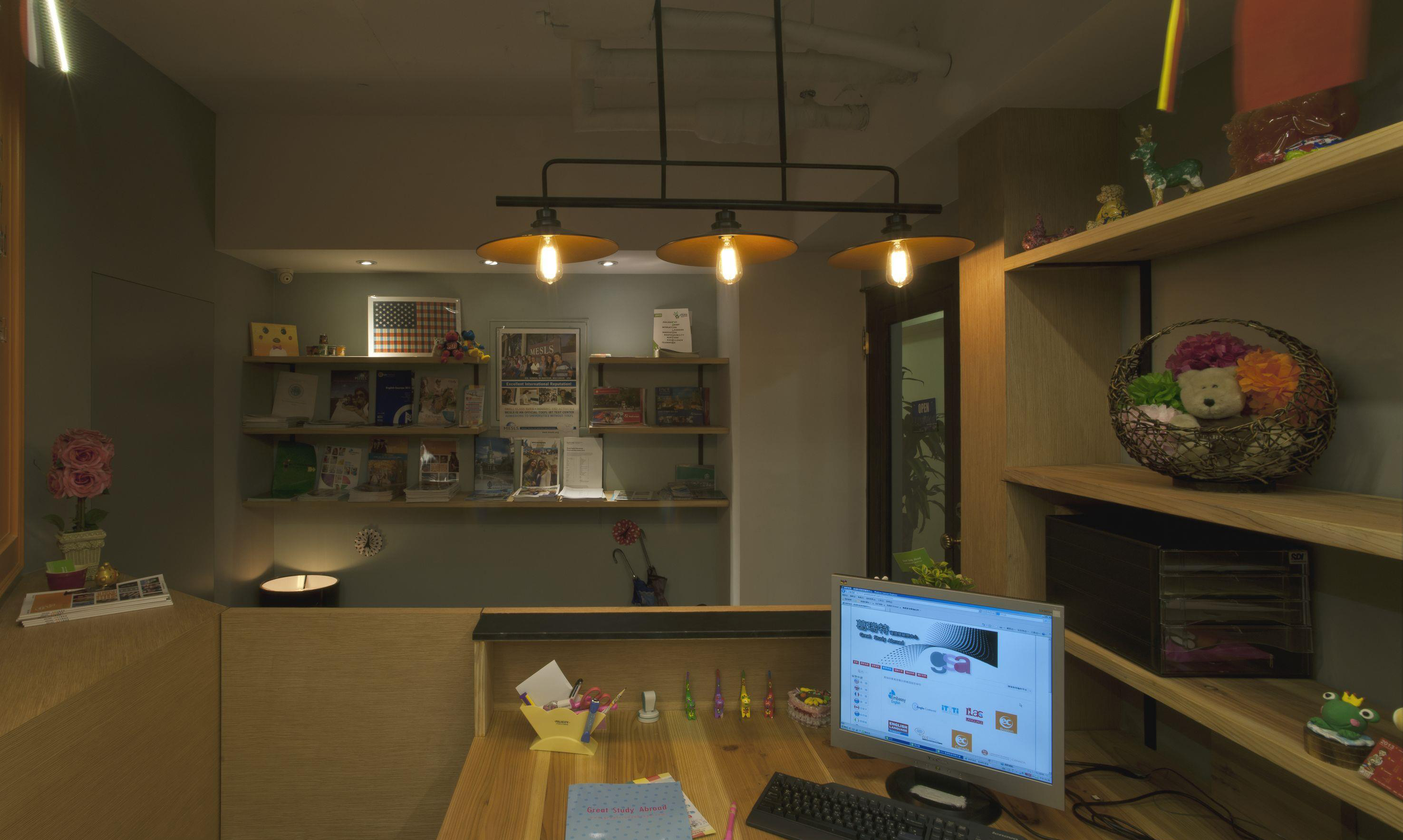 徐匯區(qū)復(fù)古圖書室裝修設(shè)計(jì)-第4張圖片-上海古都建筑設(shè)計(jì)集團(tuán) 徐匯區(qū)復(fù)古圖書室裝修設(shè)計(jì)-第4張圖片-上海古都建筑設(shè)計(jì)集團(tuán)