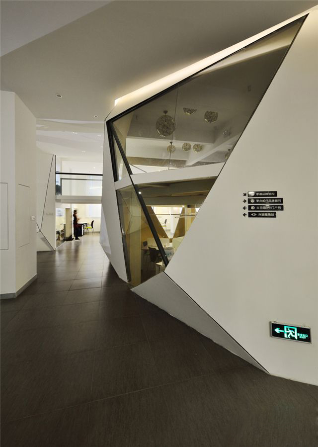 浦東新區(qū)科技風辦公室裝修設(shè)計-第6張圖片-上海古都建筑設(shè)計集團