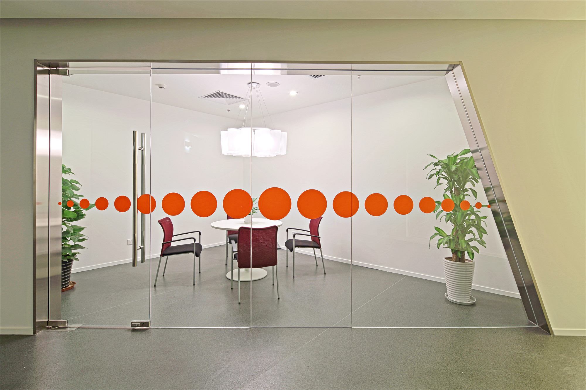 現代時尚辦公室裝修設計效果圖-第5張圖片-上海古都建筑設計集團 現代時尚辦公室裝修設計效果圖-第5張圖片-上海古都建筑設計集團