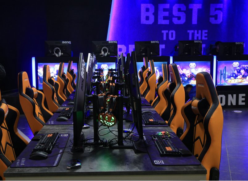 現代科技風格網吧裝修設計-第1張圖片-上海古都建筑設計集團