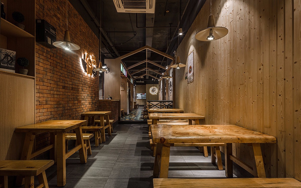 全木風格燒烤店裝修設計-第2張圖片-上海古都建筑設計集團