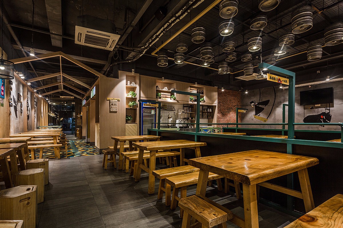 全木風格燒烤店裝修設計-第3張圖片-上海古都建筑設計集團