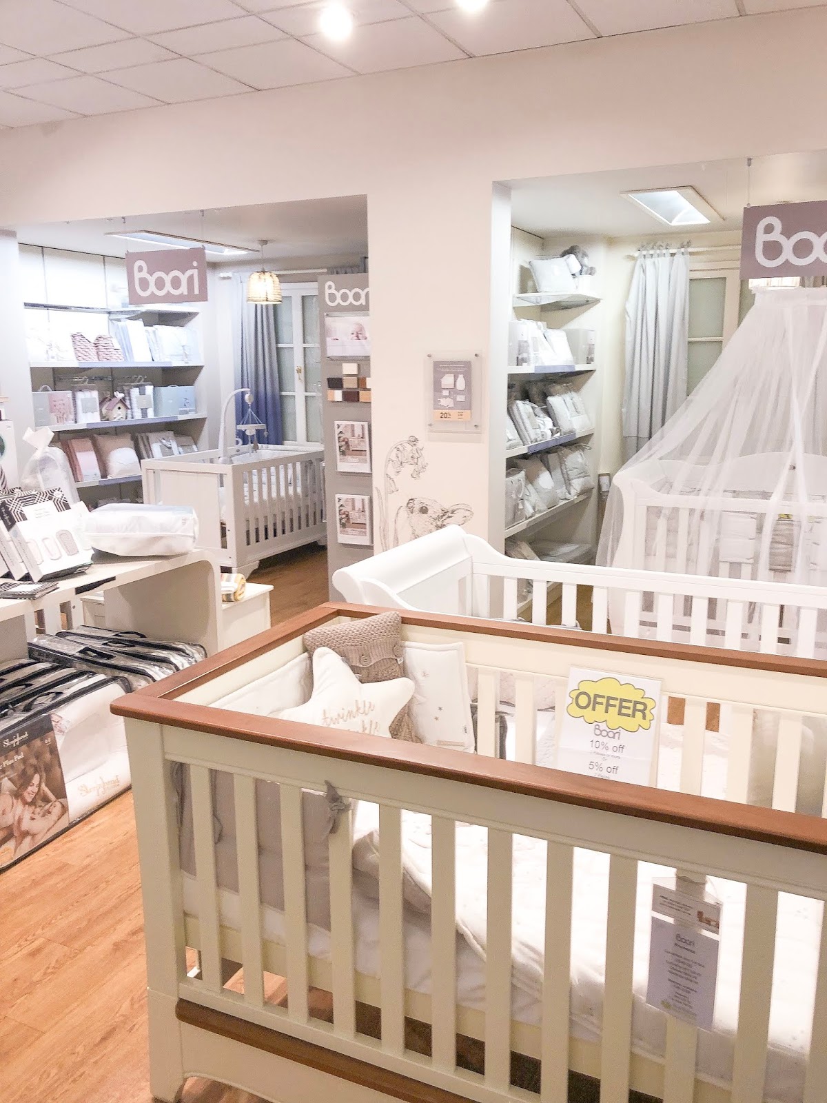 現代孕嬰一體店裝修設計-第3張圖片-上海古都建筑設計集團