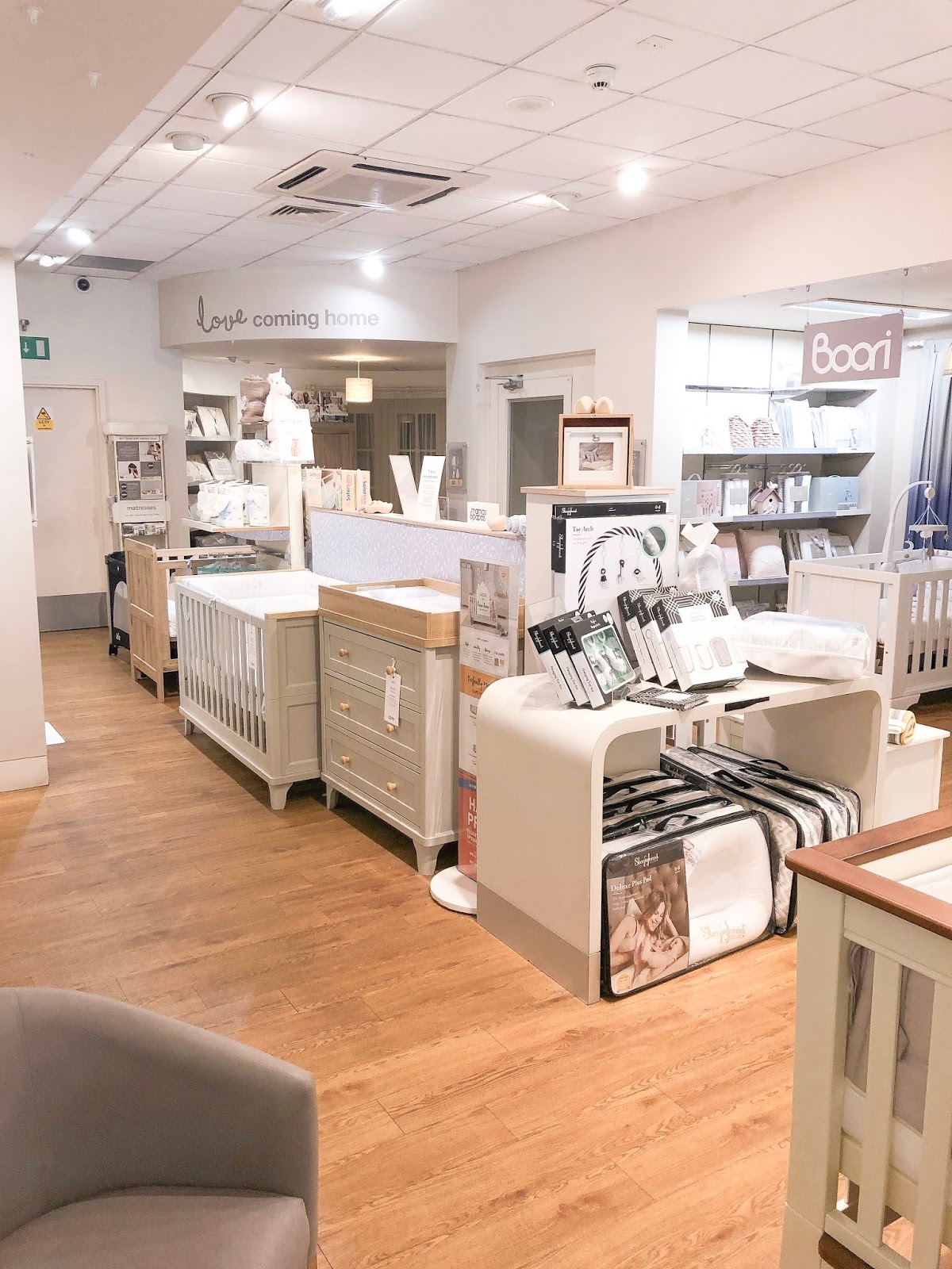 現代孕嬰一體店裝修設計-第1張圖片-上海古都建筑設計集團