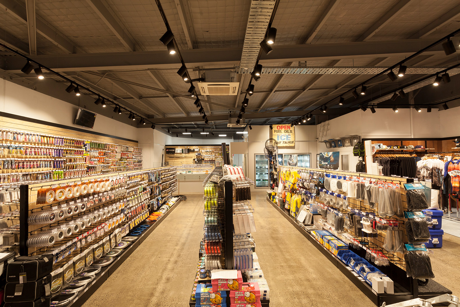 原木工業風漁具店裝修設計-第3張圖片-上海古都建筑設計集團 原木工業風漁具店裝修設計-第3張圖片-上海古都建筑設計集團