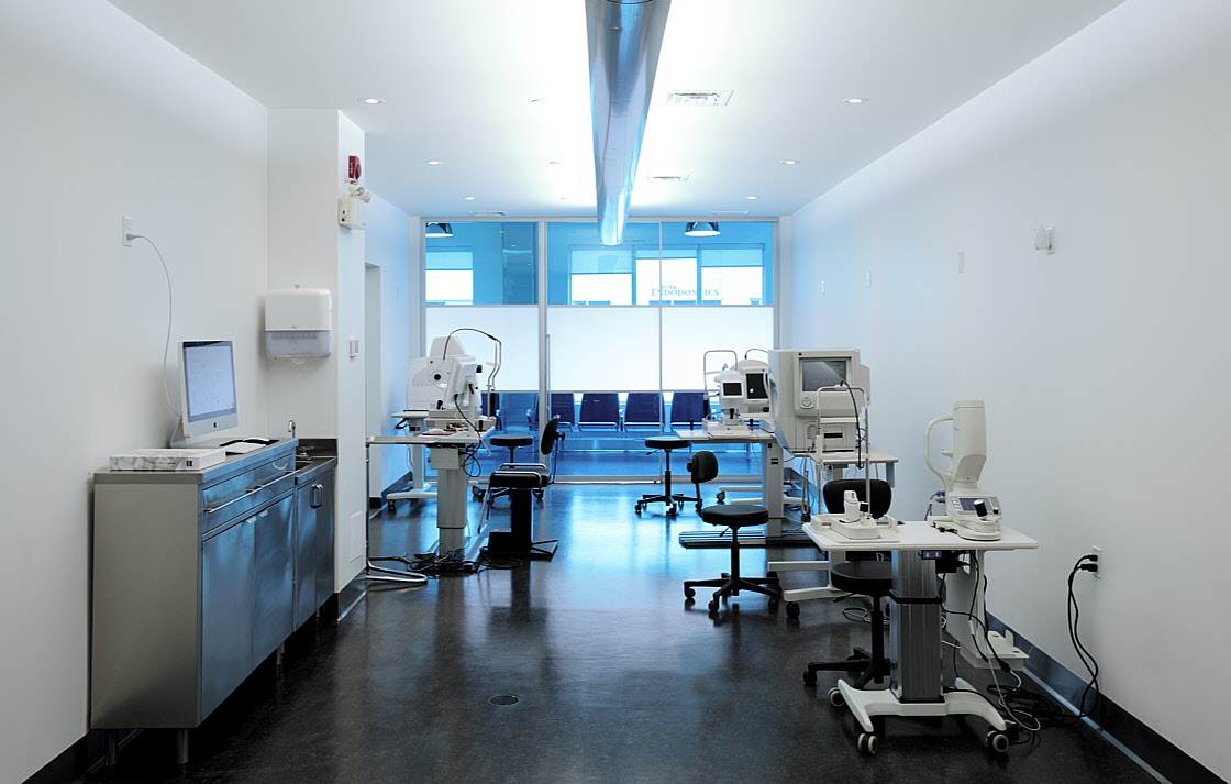 現(xiàn)代科技風格眼科醫(yī)院裝修設計-第4張圖片-上海古都建筑設計集團