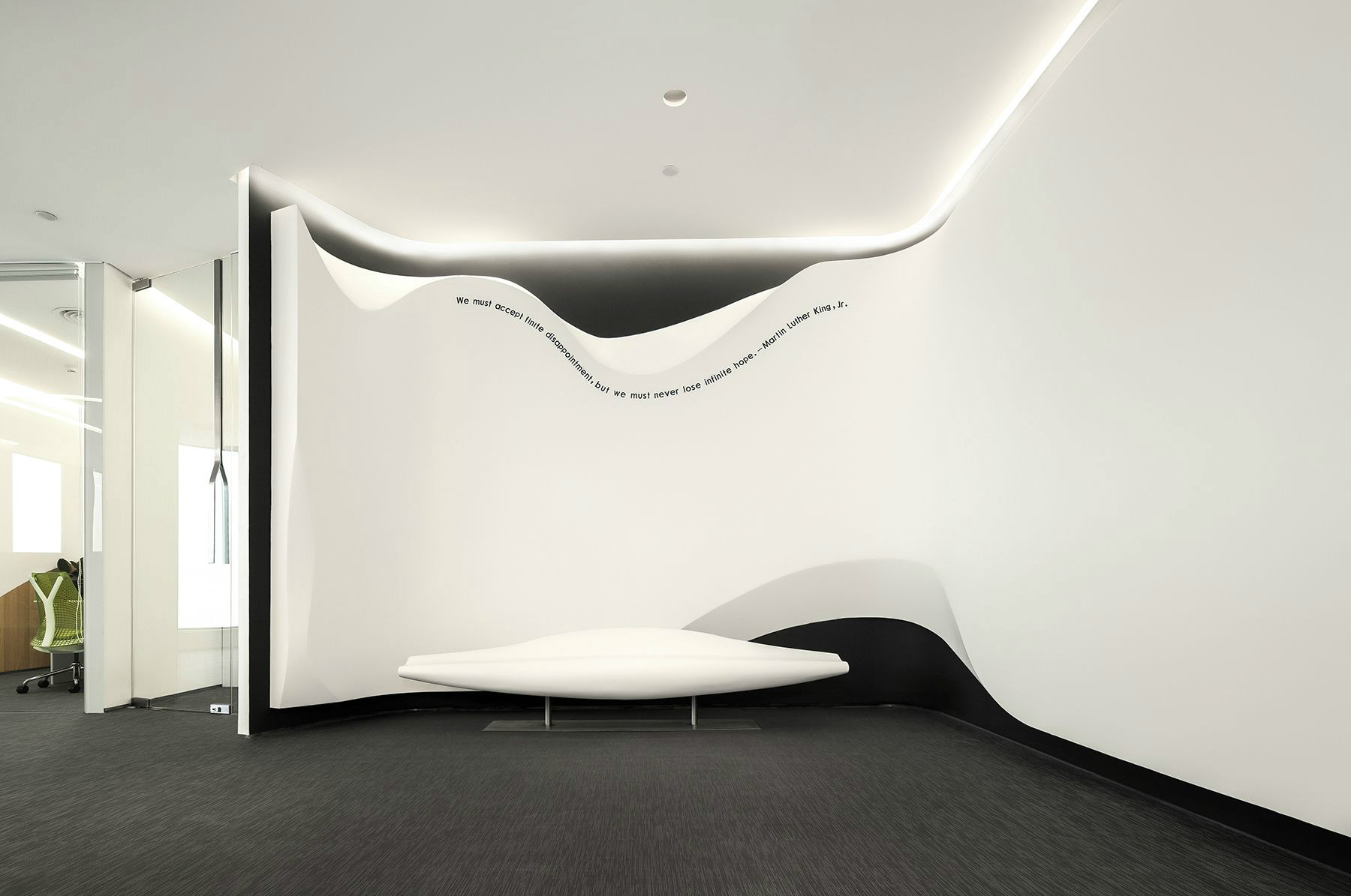 純白科技風(fēng)格辦公室裝修設(shè)計(jì)-第3張圖片-上海古都建筑設(shè)計(jì)集團(tuán) 純白科技風(fēng)格辦公室裝修設(shè)計(jì)-第3張圖片-上海古都建筑設(shè)計(jì)集團(tuán)