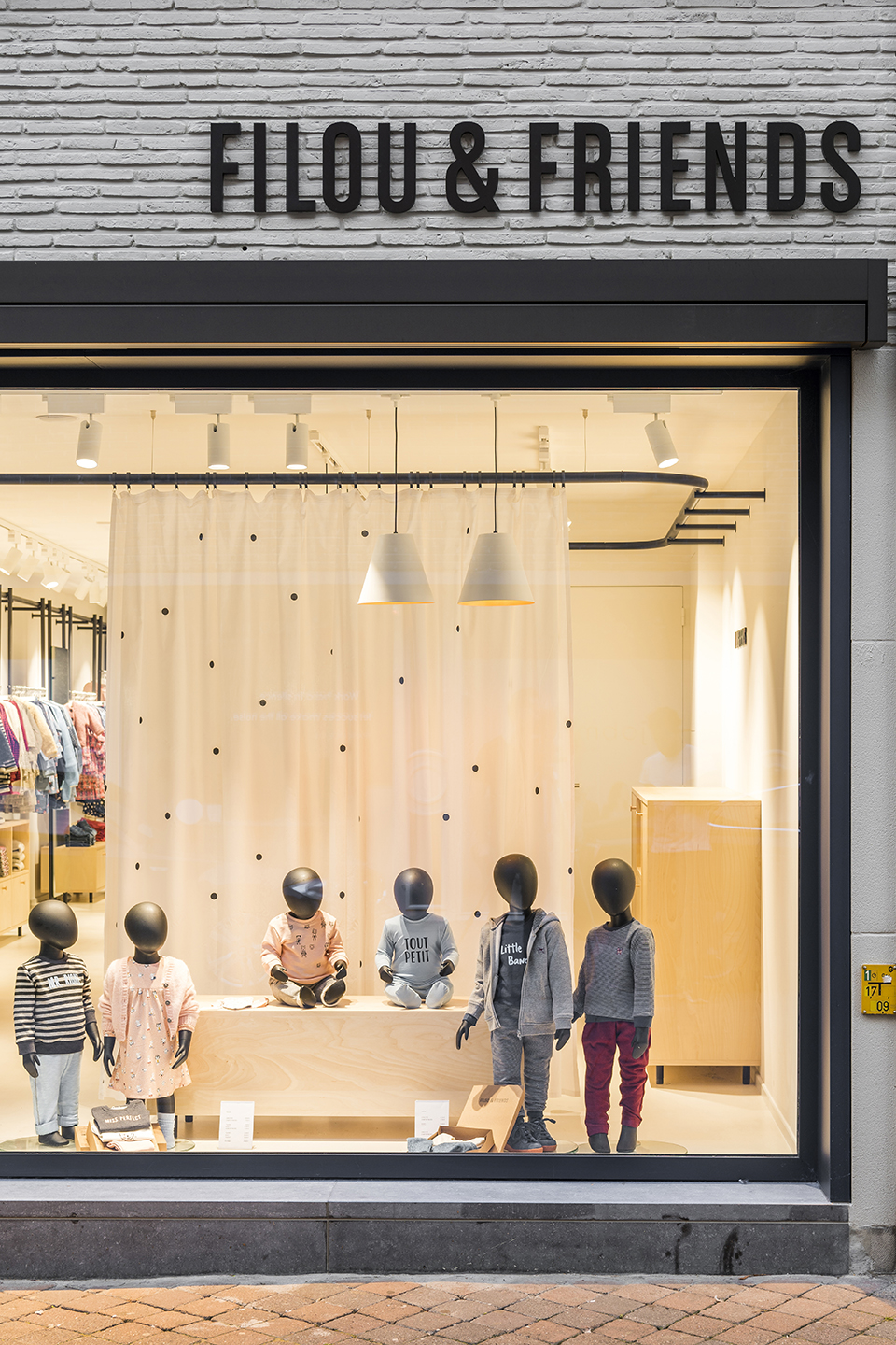 白色簡約風格服裝店裝修設計-第6張圖片-上海古都建筑設計集團