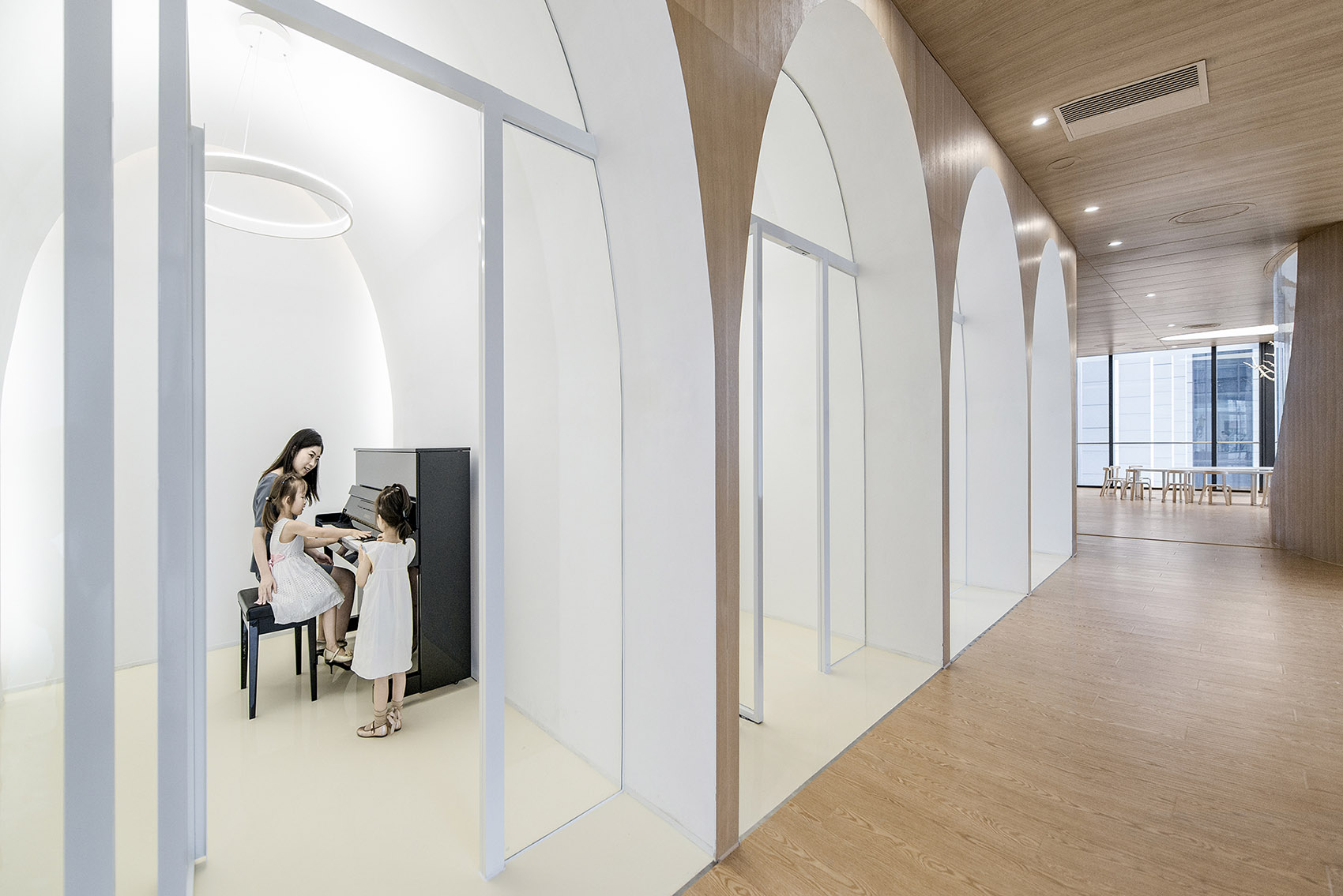 時(shí)尚簡(jiǎn)約兒童教育機(jī)構(gòu)裝修設(shè)計(jì)-第5張圖片-上海古都建筑設(shè)計(jì)集團(tuán)