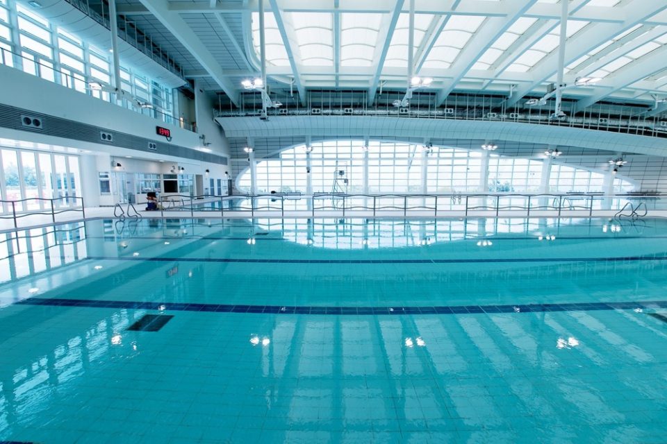 現(xiàn)代大型游泳館裝修設計-第4張圖片-上海古都建筑設計集團 現(xiàn)代大型游泳館裝修設計-第4張圖片-上海古都建筑設計集團