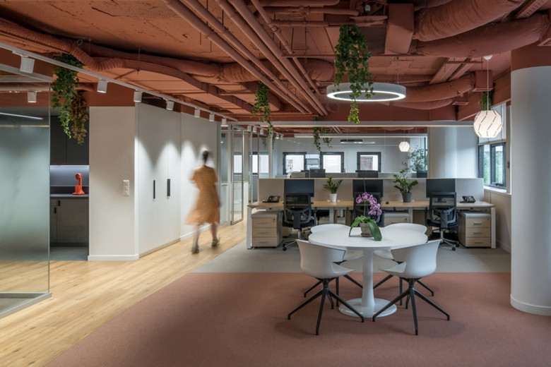 長寧1400平米通信公司辦公空間設計布局-第3張圖片-上海古都建筑設計集團 長寧1400平米通信公司辦公空間設計布局-第3張圖片-上海古都建筑設計集團