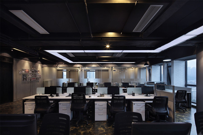 暗黑創(chuàng)意軟件公司辦公室設(shè)計(jì)布局-第5張圖片-上海古都建筑設(shè)計(jì)集團(tuán) 暗黑創(chuàng)意軟件公司辦公室設(shè)計(jì)布局-第5張圖片-上海古都建筑設(shè)計(jì)集團(tuán)
